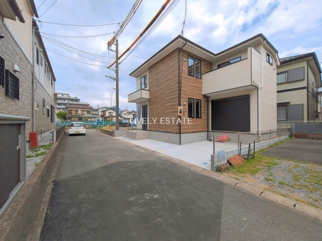 越谷市谷中町1丁目 新築分譲住宅の前面道路含む現地写真