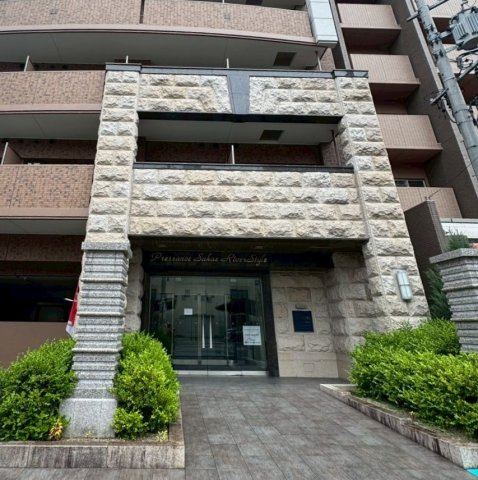 プレサンスSAKAEリバースタイル　名古屋市賃貸　仲介手数料無料のエントランス