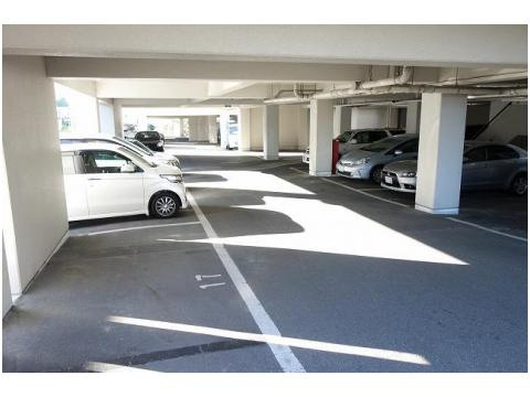 南平台ヤタヒルズⅡの駐車場