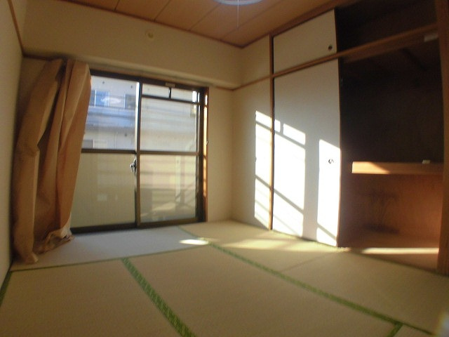 世田谷区千歳台４丁目の賃貸マンションの和室