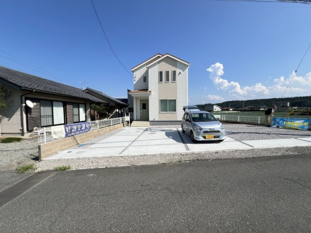 新築　安中市松井田町二軒在家　Livele Garden.S　１号棟の駐車場|　駐車スペースは並列2台分可能です！
