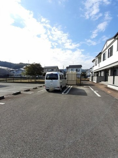 【駐車場】