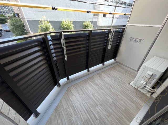 プライムアーバン南森町のバルコニー