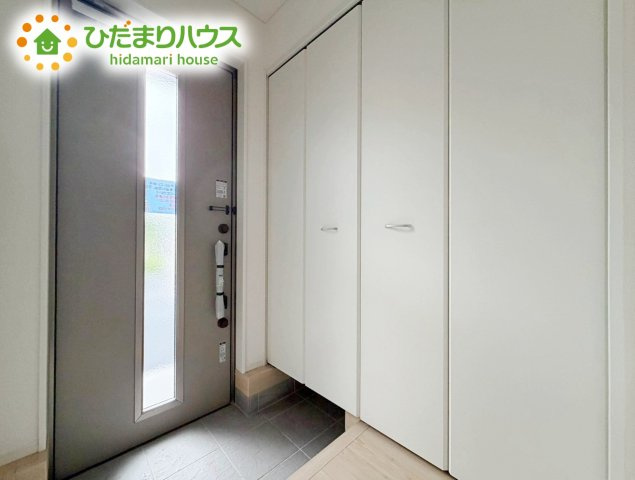 いわき市小名浜第10　新築戸建　2号棟の玄関|丁度良い靴箱のサイズ♪これだけあれば家族全員の靴がしまえてスッキリ(^O^)