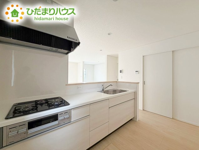 いわき市小名浜第10　新築戸建　2号棟のキッチン|お料理しながら、TVだって見れちゃいます！