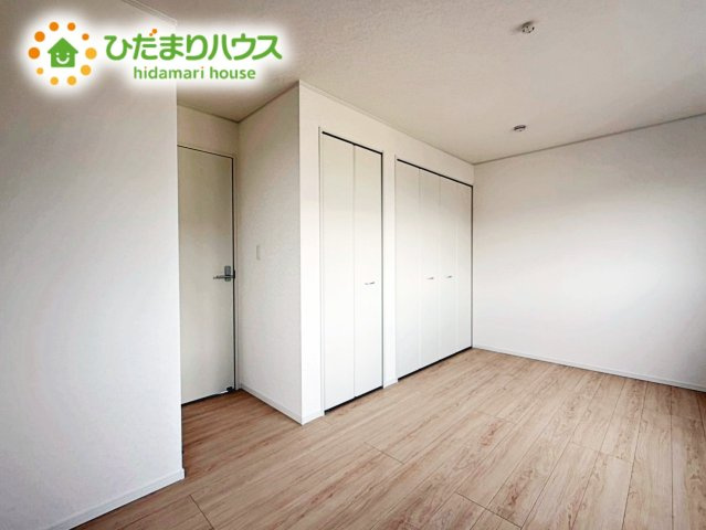 いわき市小名浜第10　新築戸建　3号棟の寝室|天井の高い主寝室。ゆっくりと過ごせる大人のくつろぎ空間！