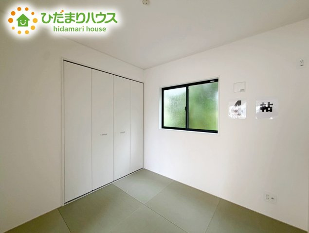いわき市小名浜第10　新築戸建　4号棟の和室|小さなお子さまのいる方におすすめ！リビング横の和室でお子様が遊んでる様子も確認できます(^^)/