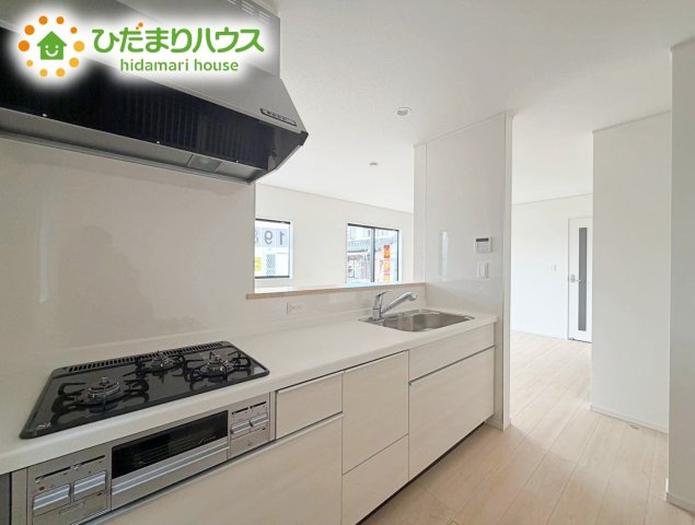 いわき市小名浜第10　新築戸建　4号棟のキッチン|家族と会話しながら料理できるオープンカウンター♪