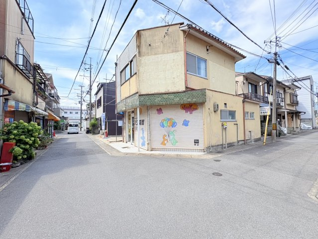 太秦土本町の周辺