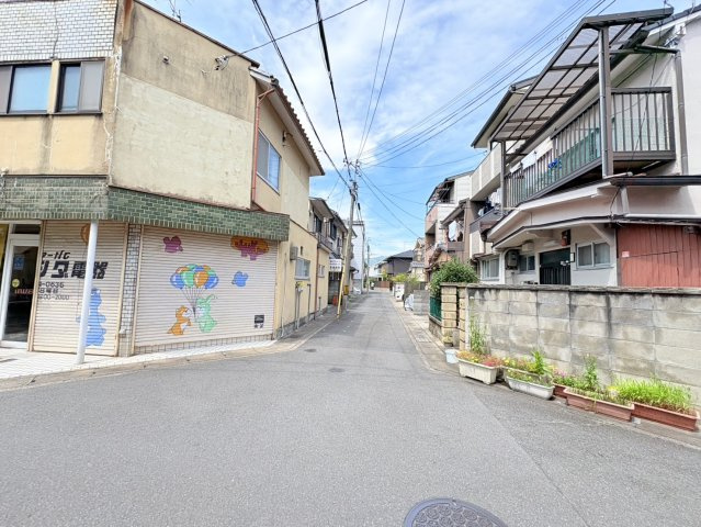 太秦土本町の周辺