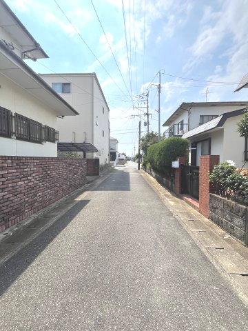 福岡市西区横浜２丁目の新築一戸建の前面道路含む現地写真