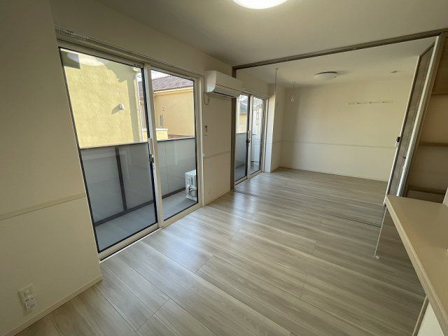 グランベールの居間・リビング|別のお部屋の写真です