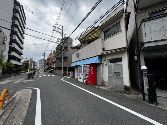 高槻市城西町売り土地の前面道路含む現地写真