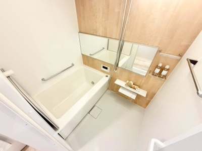 【浴室】 | ライオンズヒルズ堺堀上町 | ゆったりとくつろげる綺麗な浴室ですよ！時間短縮でシャワーだけの方も多いですが、一日の疲れを癒すため湯船に浸かれば心身ともにリラックスできますね♪