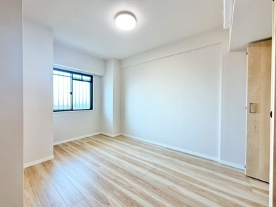 【洋室】 | ライオンズヒルズ堺堀上町 | ３ＬＤＫの暮らしやすいお住まい☆お子様のお部屋や趣味のお部屋もご用意いただけます♪