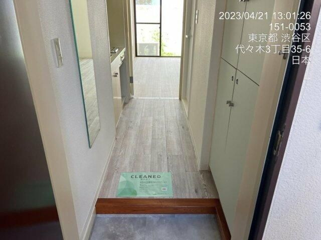 エヴェナール代々木の玄関
