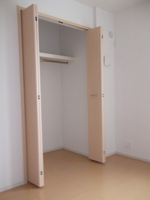 アオ　アクア　ベル　Ⅱの収納|たっぷりとした収納スペースです