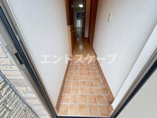 ローズガーデンイーストの玄関|高崎、前橋のお部屋探しはエンドスケープまで！お客様の理想お聞かせ下さい♪