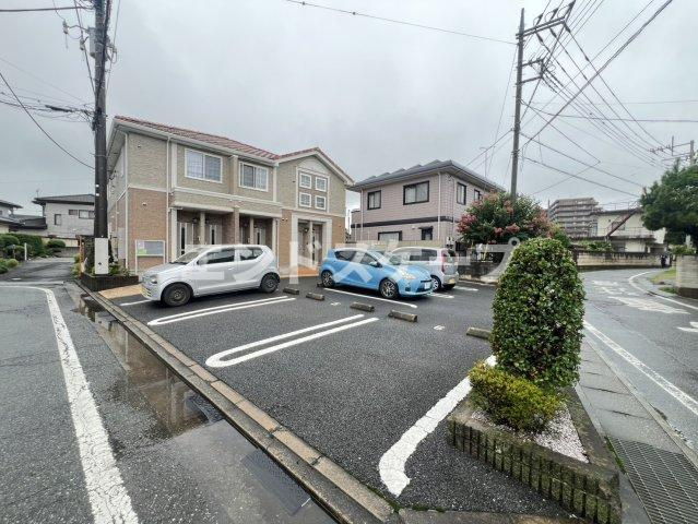 ローズガーデンイーストの駐車場|高崎、前橋のお部屋探しはエンドスケープまで！お客様の理想お聞かせ下さい♪