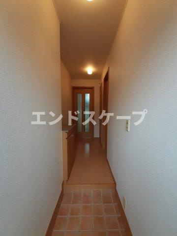 ローズガーデンイーストの玄関|高崎、前橋のお部屋探しはエンドスケープまで！お客様の理想お聞かせ下さい♪