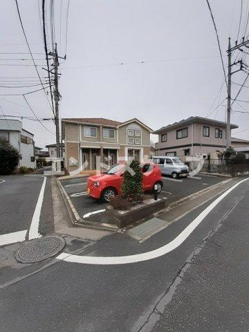 ローズガーデンイーストの駐車場|高崎、前橋のお部屋探しはエンドスケープまで！お客様の理想お聞かせ下さい♪