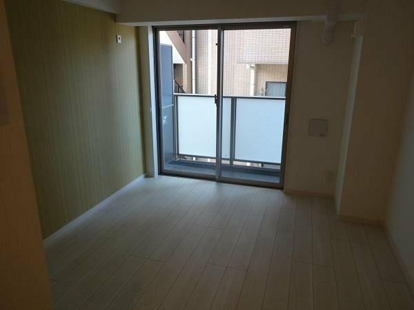 ＬＵＭＥＥＤ横浜阪東橋の居間・リビング