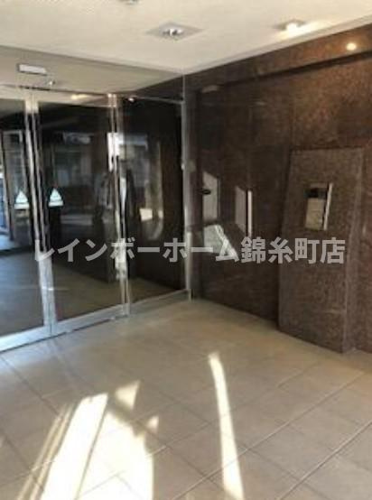  ラミュール西新井のエントランス