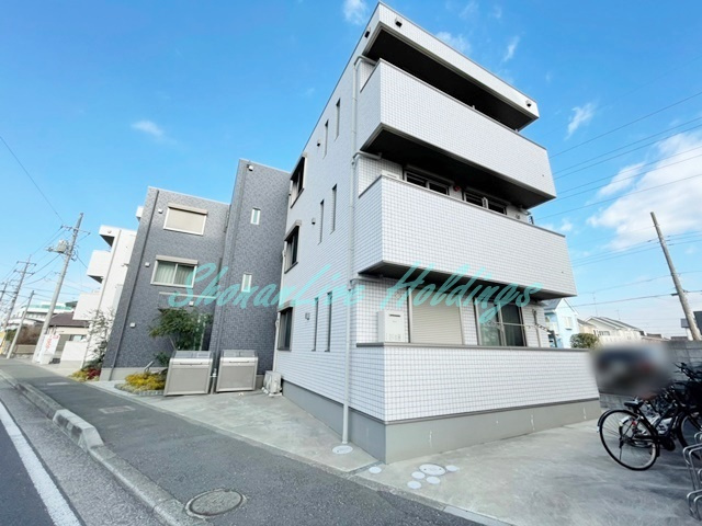 大和市上和田の賃貸マンションの外観