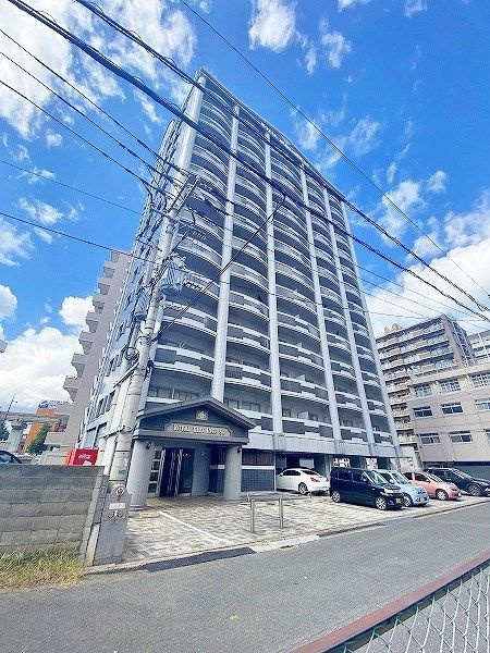 ロイヤルエレガンスの外観
