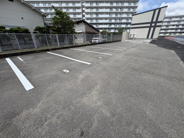 モスフロックス御着の駐車場