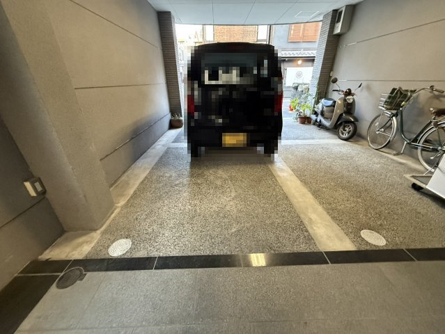 天使突抜1丁目テナントの駐車場