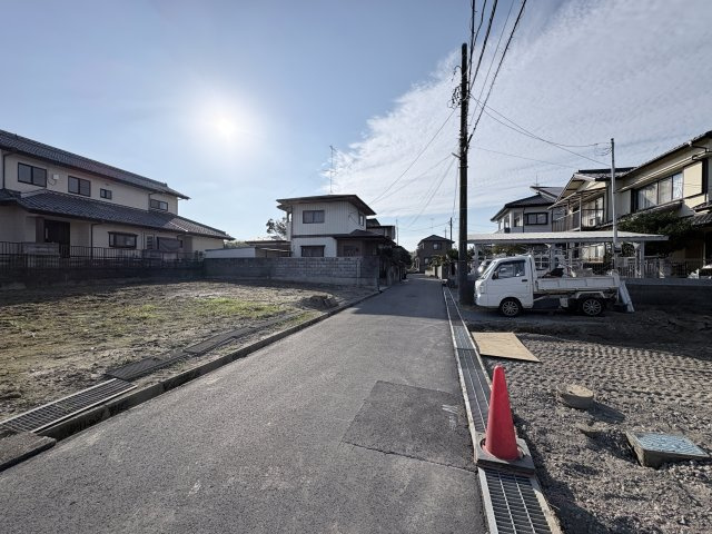 【前面道路含む現地写真】 | 熊谷市久下　新築戸建　全1区画　1号棟