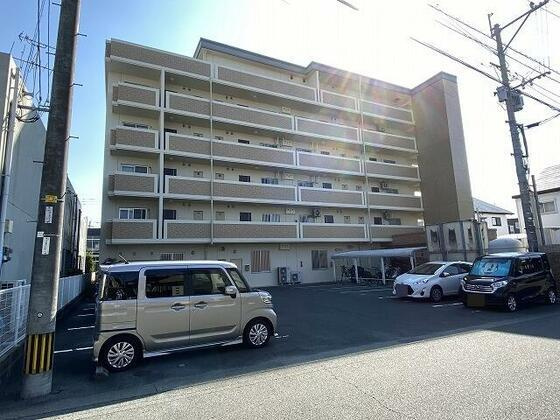 菊池郡菊陽町光の森６丁目の賃貸マンションの駐車場