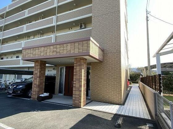 菊池郡菊陽町光の森６丁目の賃貸マンションのエントランス