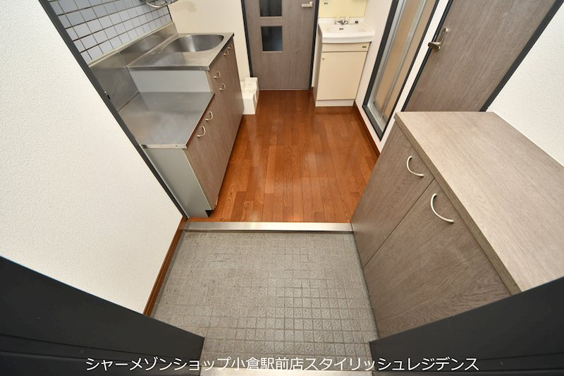 ロイヤルエレガンスの玄関