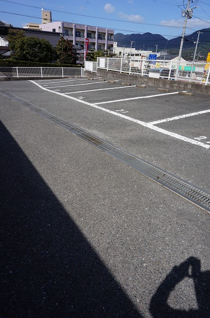 エルディム宗像の駐車場