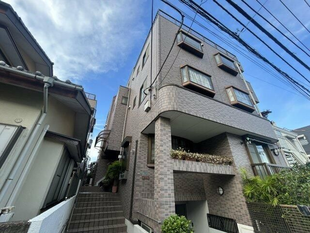 川崎市多摩区菅北浦２丁目の賃貸マンションの外観