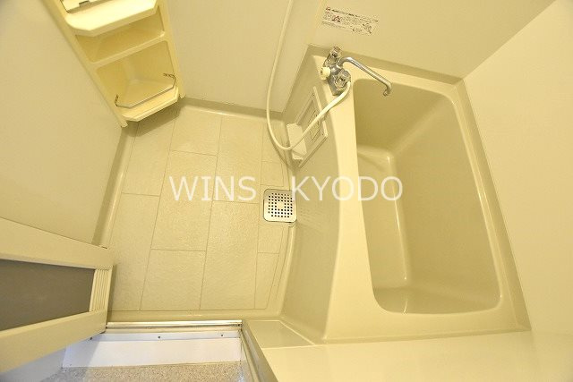世田谷区砧７丁目のアパートの浴室