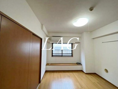 【居間・リビング】 | ドルチェ京橋・壱番館 | 洋室のお部屋です。