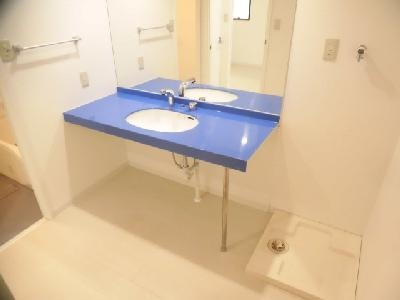 ブローニュ府庁前の洗面所|洗面脱衣所