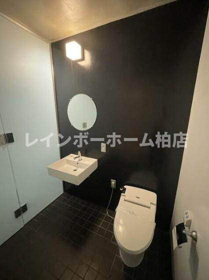 特典：仲介手数料が無料です!!の独立洗面台|独立洗面台、小物を置くことができて便利です