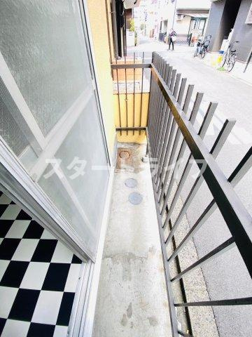 大阪市淀川区新高２丁目の賃貸マンションのバルコニー