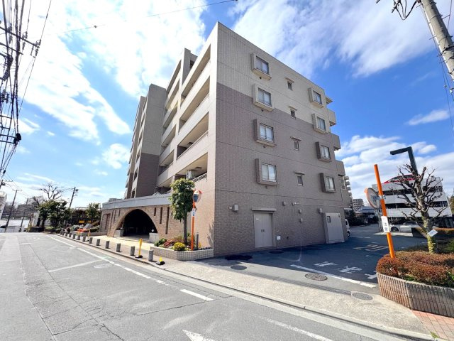 ライオンズヒルズ朝霞台の外観|外観
手入れが行き届いた綺麗なマンション外観です。落ち着いた街並みに調和するデザインです。