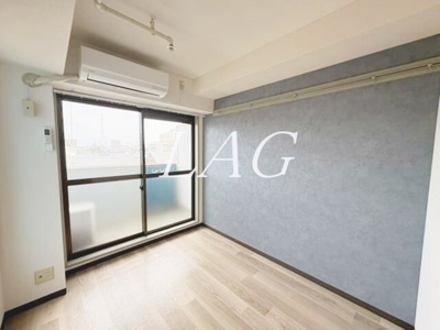 【居間・リビング】 | アースビル | 洋室のお部屋です。