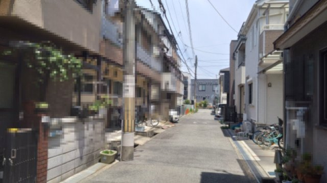 尼崎市北大物町　中古戸建の前面道路含む現地写真