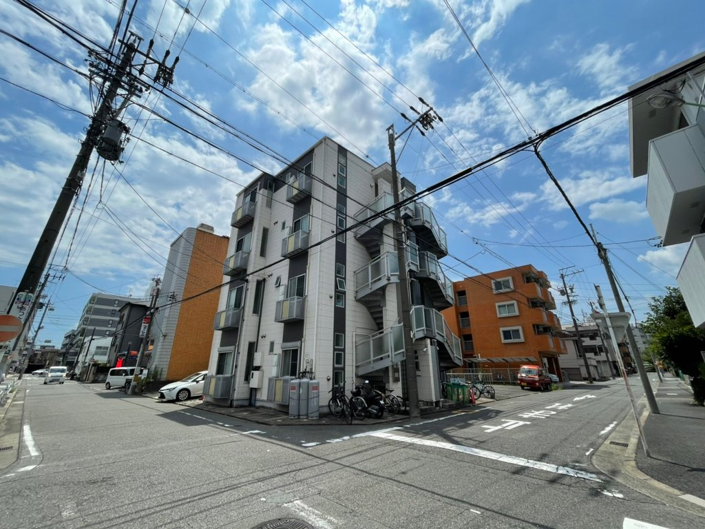 名古屋市熱田区三本松町のアパート