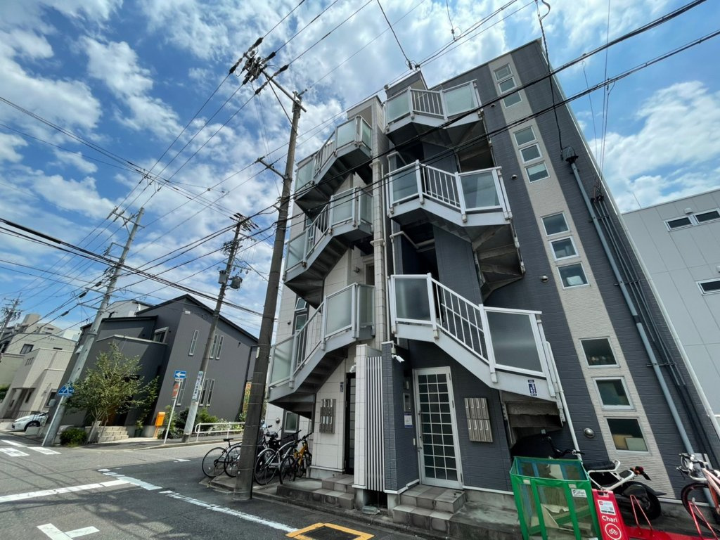 名古屋市熱田区三本松町のアパートの外観