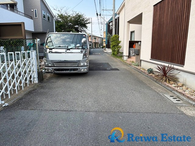 新規戸建　茅ヶ崎市浜之郷の前面道路含む現地写真