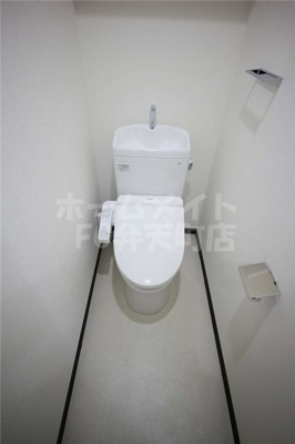 【トイレ】 | Blue西長堀 | 清潔感のあるトイレです