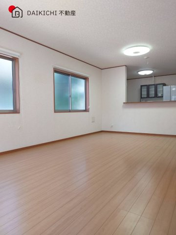 【居間・リビング】 | 坂戸市鶴舞2丁目　中古戸建